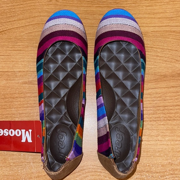Reef Multicolored Striped Flats (7.5) - Picture 2 of 5